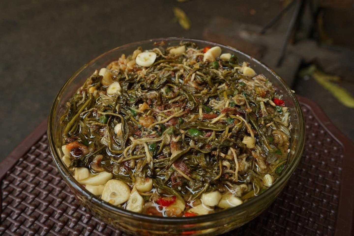 BDSK ဗေဒါရွှေကြာ အညွှန့်ချဉ်စပ် (330 g)